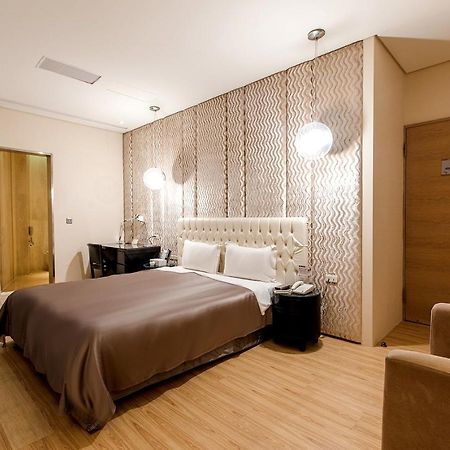 Motel Stars Taichung Exterior photo