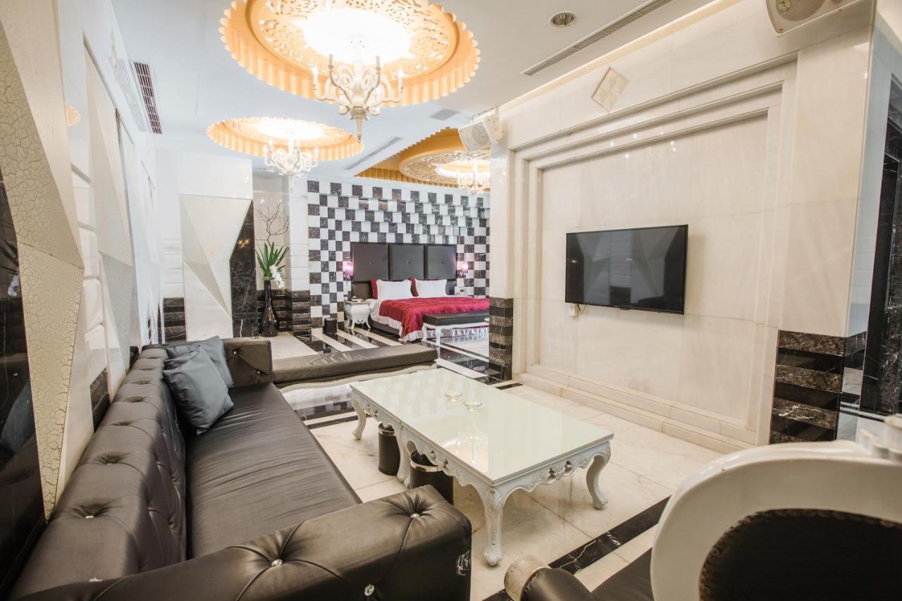 Motel Stars Taichung Exterior photo
