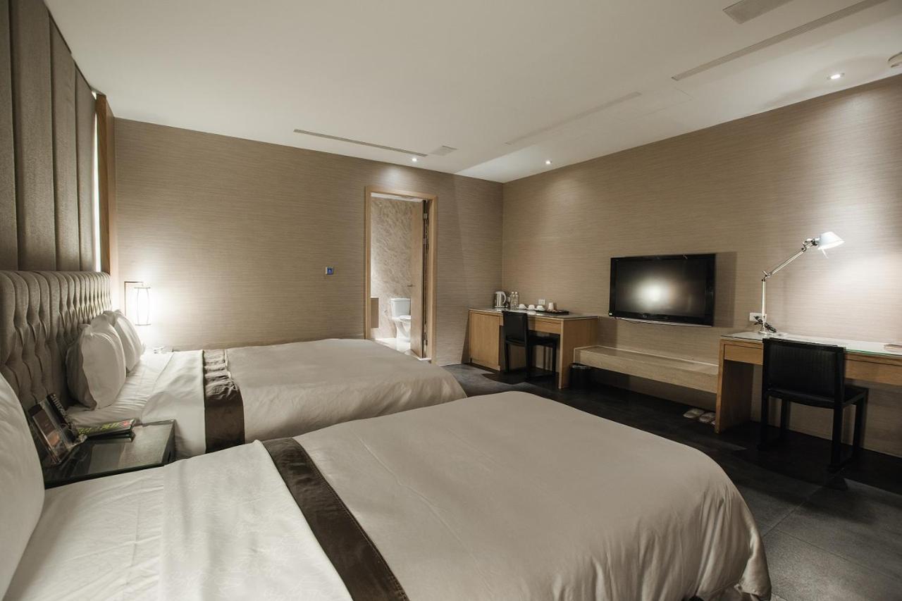 Motel Stars Taichung Exterior photo