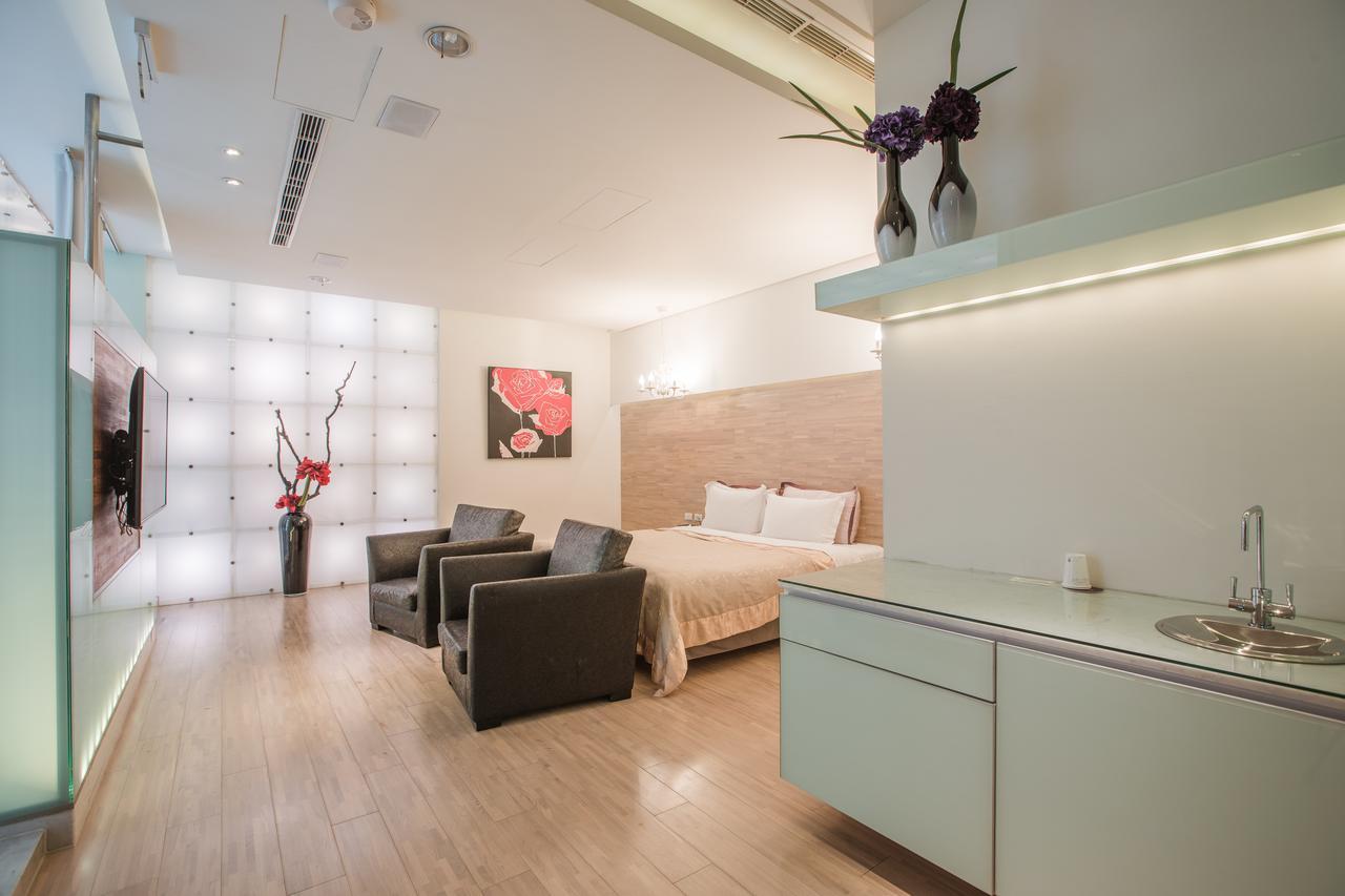 Motel Stars Taichung Exterior photo
